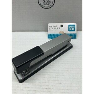 Pen & Gear Metal Stapler 20 Sheet Capacity KK0327